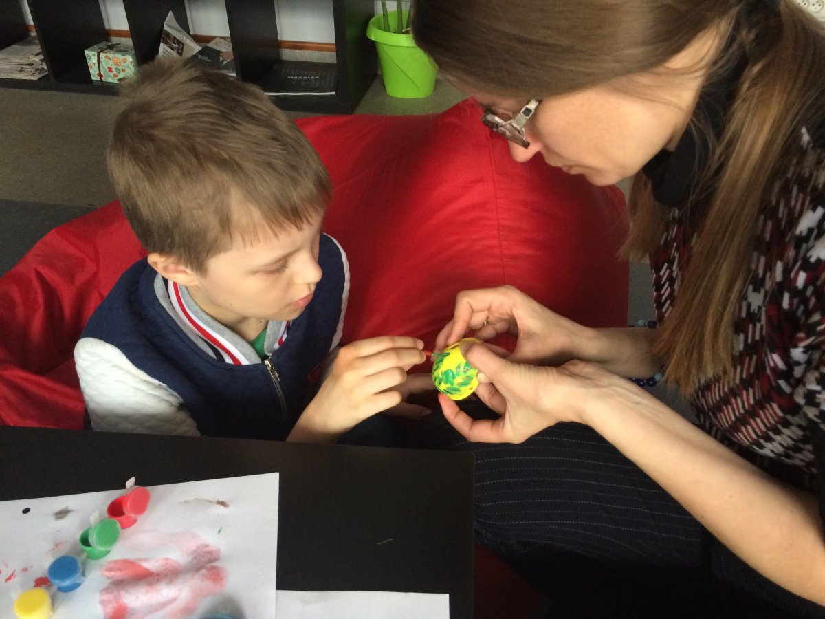 Творчество заряжает: мастер-классы для детей с аутизмом