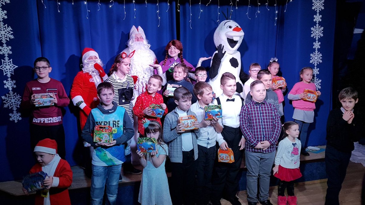 ÐÐ° Ð´Ð°Ð½Ð½Ð¾Ð¼ Ð¸Ð·Ð¾Ð±ÑÐ°Ð¶ÐµÐ½Ð¸Ð¸ Ð¼Ð¾Ð¶ÐµÑ Ð½Ð°ÑÐ¾Ð´Ð¸ÑÑÑÑ: 17 ÑÐµÐ»Ð¾Ð²ÐµÐº, Ð»ÑÐ´Ð¸ ÑÐ»ÑÐ±Ð°ÑÑÑÑ, Ð»ÑÐ´Ð¸ ÑÑÐ¾ÑÑ